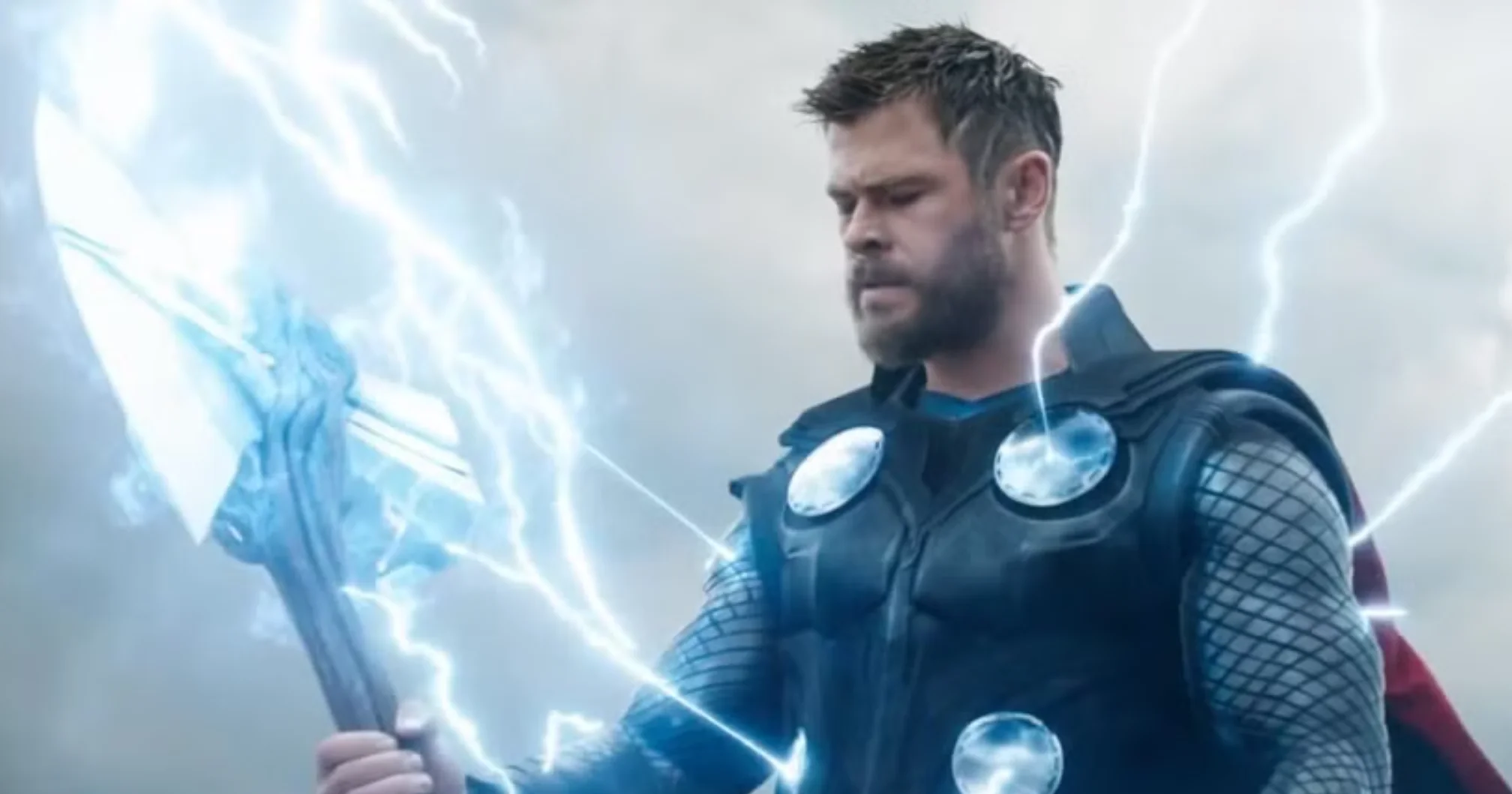 Dans quel film Thor forge Stormbreaker